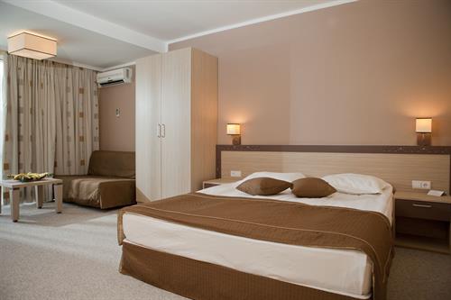 Dit Evrika Beach Club - Family Room - 210904