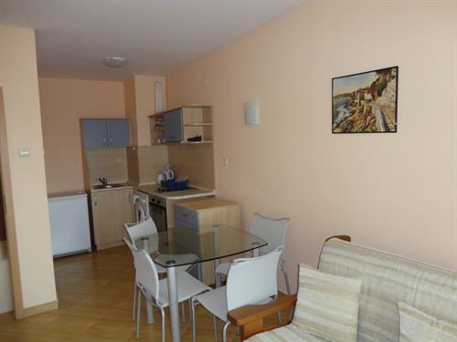Golden Dreams - 1 BEDROOM APARTMENT A3 - 211012