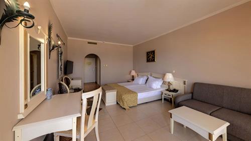 Imperial Palace (ex. Victoria Palace) - SEA VIEW - 241011