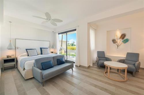 Catalonia Bavaro Beach, Golf& Casino Resort - PRIVILEGED DELUXE JUNIOR SUITE - 101812