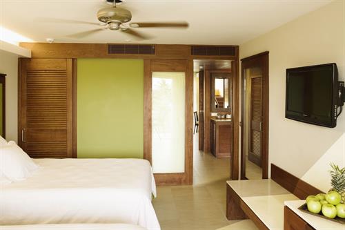 Club Family At Barcelo Bavaro Palace - FAMILY - 122615