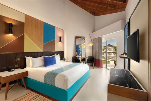 Hilton La Romana (Adults Only 18+) - PREMIUM GARDEN VIEW KING BED (ADULTS ONLY 18+) - 100507