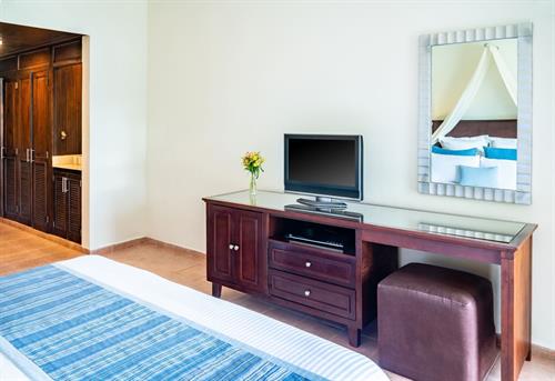 Hilton La Romana Family Resort - DELUXE PARTIAL OCEAN VIEW KING BED - 208659