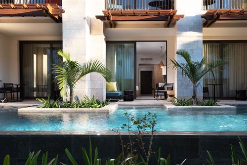 Lopesan Costa Bavaro Resort, Spa & Casino - JUNIOR SUITE SWIM UP - 135830