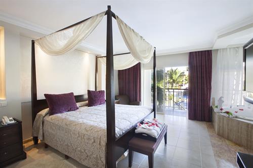 Majestic Elegance Punta Cana - COLONIAL JR. SUITE (OUTDOOR JACUZZI) - 191771