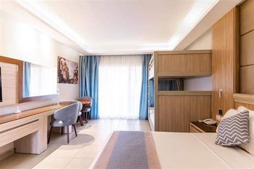 Ali Baba Palace Hurghada - Deluxe BunkBed Pool View Room - 243421