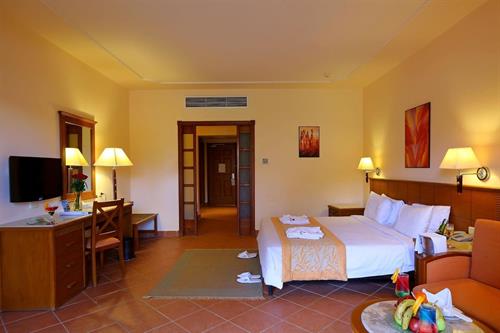 Charmillion Gardens Aqua Park - Family Room - 214259