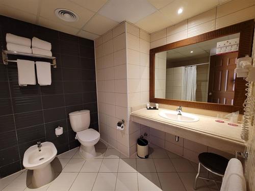 Charmillion Gardens Aqua Park - Family Room - 214262