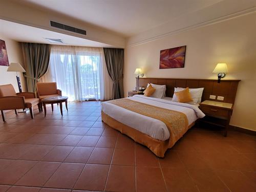 Charmillion Gardens Aqua Park - FAMILY SUITE POOL VIEW - 214272