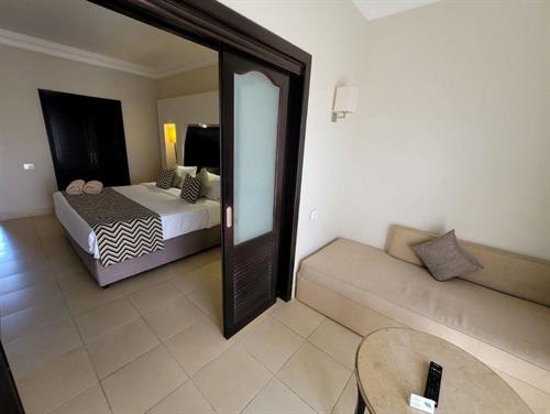 Coral Sea Holiday Resort - Family Room - 231277