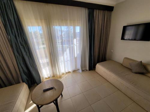 Coral Sea Holiday Resort - Family Room - 231278