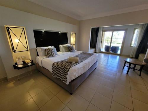 Coral Sea Holiday Resort - JACUZZI SUITE - 231285