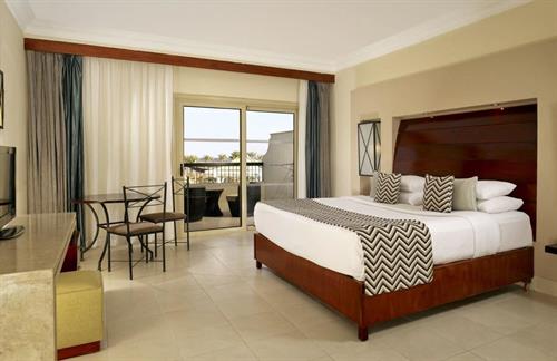 Coral Sea Holiday Resort - Standard Garden or Pool View Room - 231297