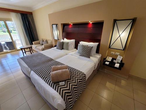 Coral Sea Holiday Resort - SWIM UP ROOM - 231290