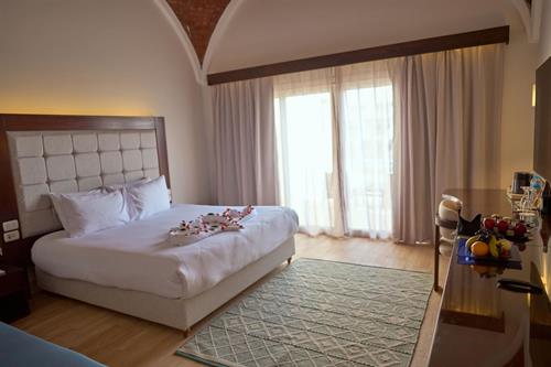 Diamond Beach by Pearl Resorts - Deluxe Connected Suite Pool View - 237151