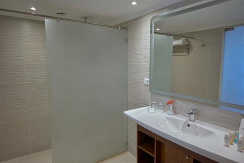 Diamond Beach by Pearl Resorts - Deluxe Connected Suite Pool View - 237153