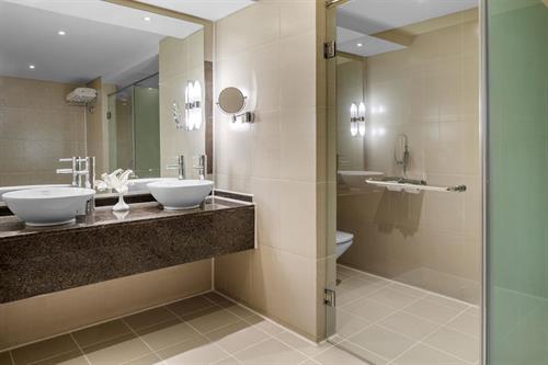 Double Tree By Hilton Sharks Bay Mountain Side - Diamond Suite Pool View - 203176