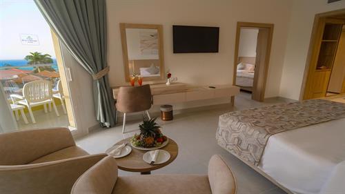 Palm Beach Resort - Family Room - 218346