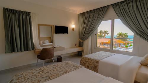 Palm Beach Resort - Family Room - 218347