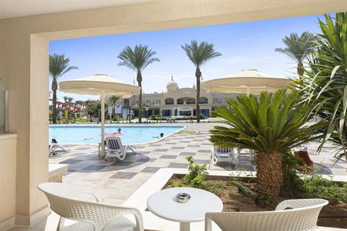 Pickalbatros Aqua Blu Resort Sharm El Sheikh - FAMILY ROOM SLIDING DOOR POOL VIEW - 186082