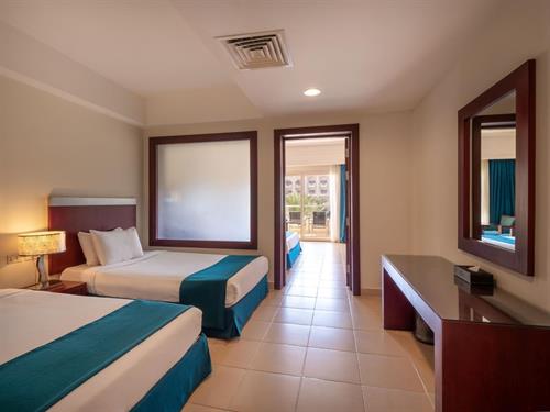 Serenity Fun City - Family Deluxe Aqua Room - 237169