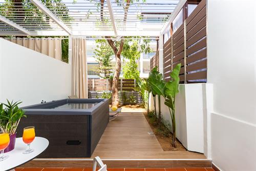 Atrium Ambiance Hotel (Adult Only 14+) - Junior Suite with Outdoor Jacuzzi - 191309