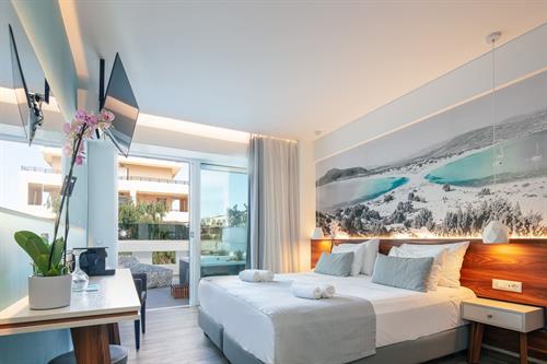 Atrium Ambiance Hotel (Adult Only 14+) - Junior Suite with Outdoor Jacuzzi - 191310