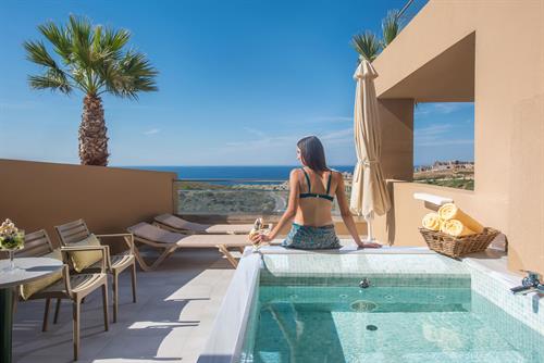 Blue Bay - Family Suite 2 Bedroom Sv With Outdoor Jacuzzi Main Building - 192493