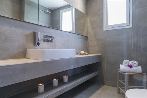 Candia Park Village - Family Apartment Garden Access - 192682