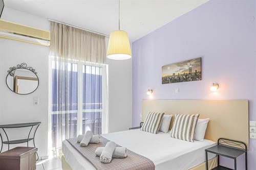 Happy Days Studios - SUPERIOR ONE BEDROOM APARTMENT - 197680