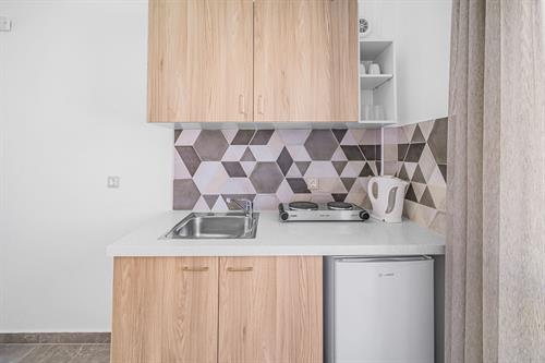 Happy Days Studios - SUPERIOR ONE BEDROOM APARTMENT - 197684