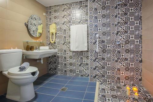 Happy Days Studios - SUPERIOR ONE BEDROOM APARTMENT - 197688