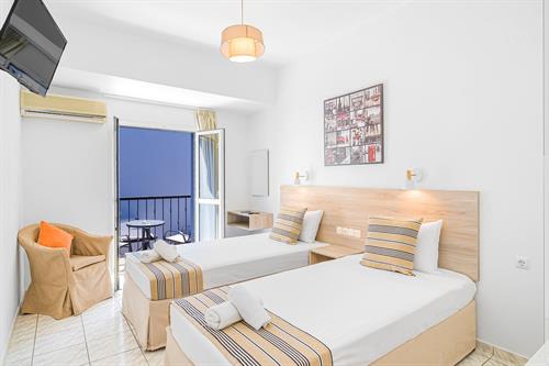 Happy Days Studios - SUPERIOR STUDIO - 197674