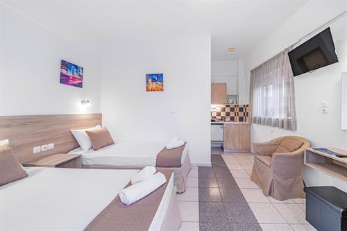 Happy Days Studios - SUPERIOR STUDIO - 197675