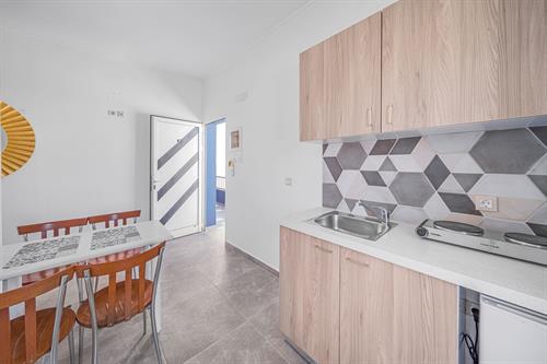 Happy Days Studios - Superior Triple One Bedroom Apartment - 197701