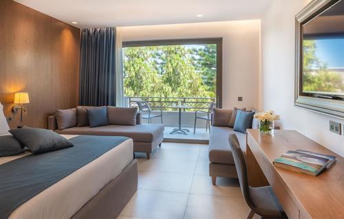 Nana Golden Beach - Luxury Family Room Open Plan Garden View - 201378