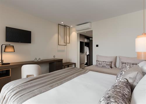 Theartemis Palace - SUPERIOR ROOM POOL VIEW - 203859