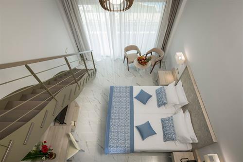 Vantaris Blue (Adults Only 16+) - PREMIUM MAISONETTE - 203935