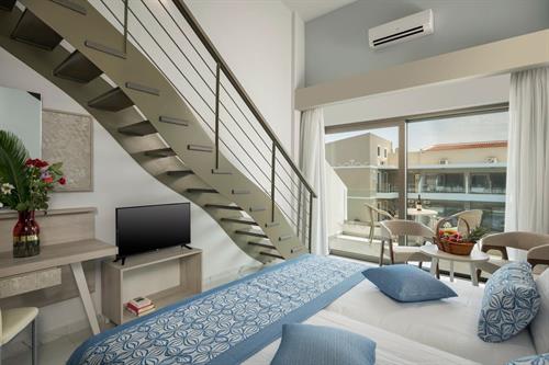 Vantaris Blue (Adults Only 16+) - PREMIUM MAISONETTE - 203936