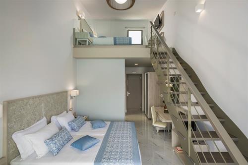 Vantaris Blue (Adults Only 16+) - PREMIUM MAISONETTE - 203938