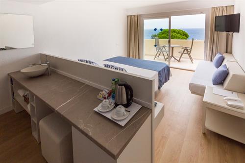 Blau Punta Reina Family Resort - Deluxe Room Frontal Sea View - 180682