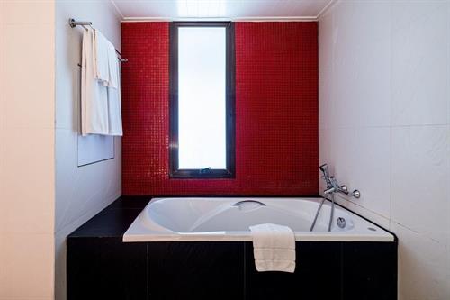 Long Beach Garden Hotel & Spa - Pavilion Pool Access - 215829