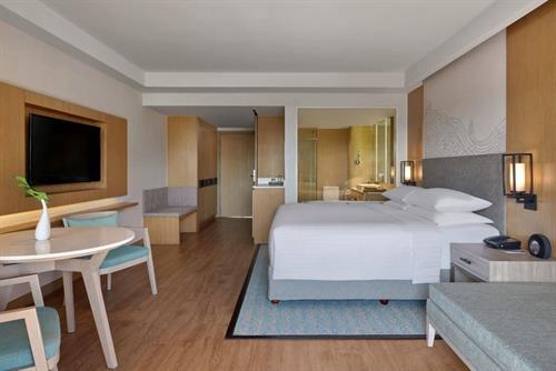 Phuket Marriott Resort & Spa Merlin Beach - Large Guest Room Pool View - 214345