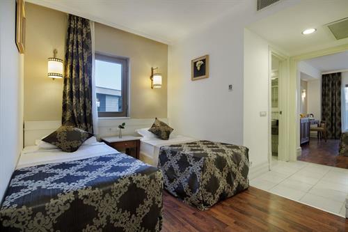 Alba Queen Hotel - Family Deluxe Room Land View Type 2 - 247398