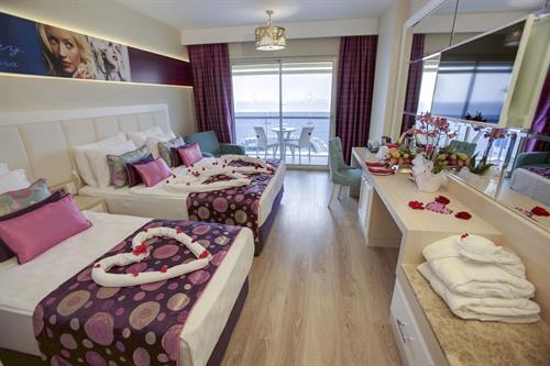 Azura Deluxe Resort & Spa - DELUXE SEA VIEW ROOM - 207808