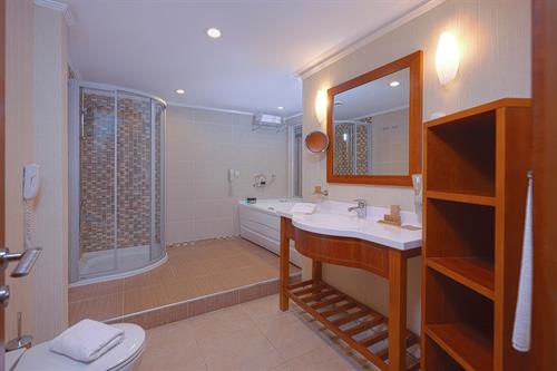 Belconti Resort Hotel - Deluxe Room Garden View With Jacuzzi - 251222
