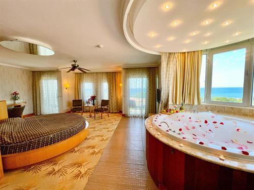 Belconti Resort Hotel - Honeymoon Deluxe Suite - 207857