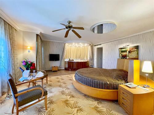 Belconti Resort Hotel - Honeymoon Deluxe Suite - 207858