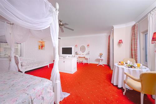 Belconti Resort Hotel - Honeymoon Deluxe Suite - 251225