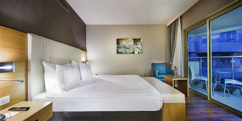 Bellis Deluxe Hotel - Camelia Superior Family Room (50M2) - 243296